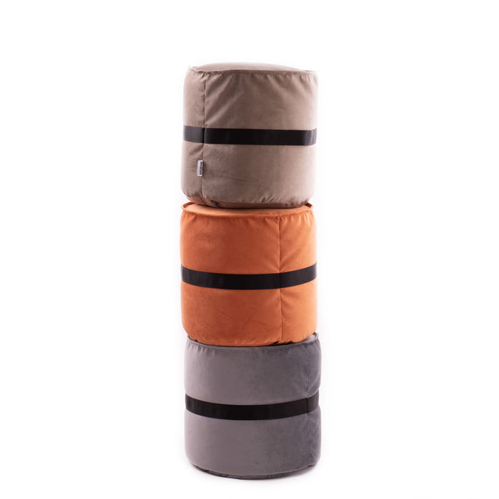 Pouf cilindro poggiapiedi Belt in velluto con cintura in nylon