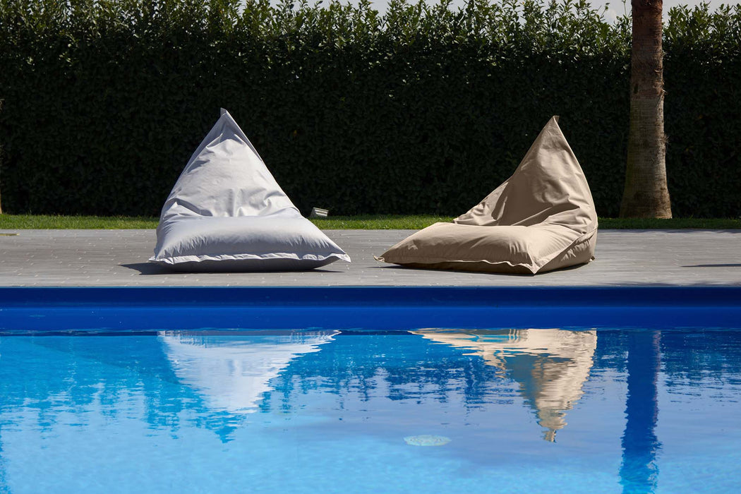 Pouf Shongo grande a forma di triangolo Sfoderabile con sacca interna in tessuto Jive per interno, Antistrappo, Impermeabile, dim: 140x175 cm