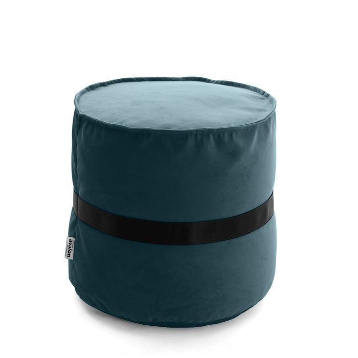 Pouf cilindro poggiapiedi Belt in velluto con cintura in nylon