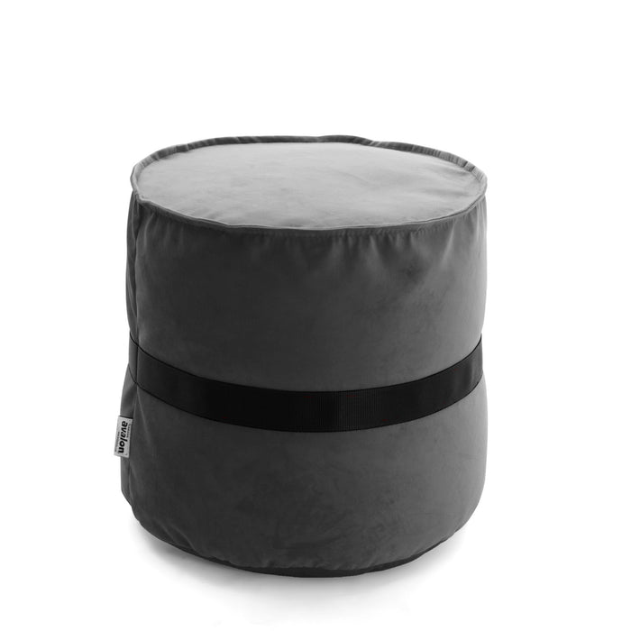 Pouf cilindro poggiapiedi Belt in velluto con cintura in nylon