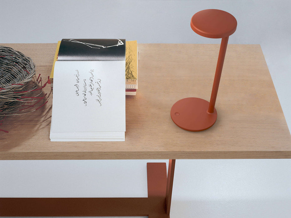 Oblique - Lampada da tavolo-  Flos